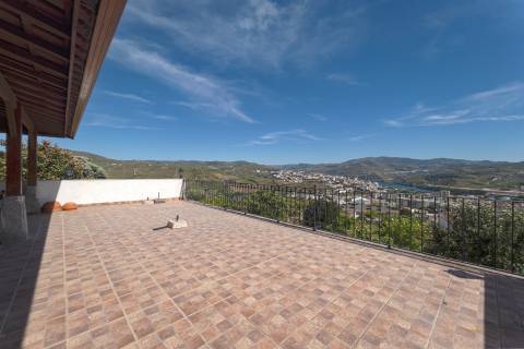Moradia com quinta na Régua