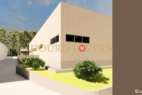 Terreno industrial com projeto aprovado para construção de 2 armazéns na zona Industrial em Serzedo.