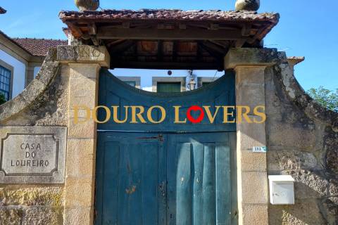 Quinta com vinha e jardim em Sande, São Lourenço