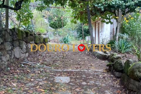 Quinta da Veiga,  casa senhorial antiga inserida em quinta