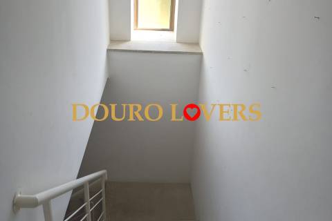 Quinta da Veiga,  casa senhorial antiga inserida em quinta