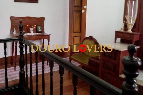 Quinta da Veiga,  casa senhorial antiga inserida em quinta