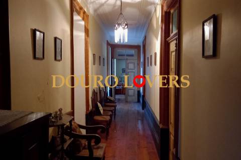 Quinta da Veiga,  casa senhorial antiga inserida em quinta