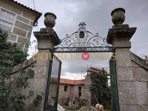 Quinta da Veiga,  casa senhorial antiga inserida em quinta