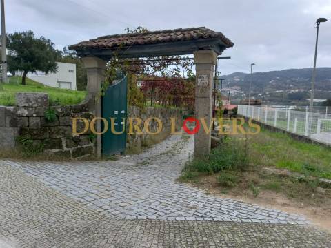 Quinta da Veiga,  casa senhorial antiga inserida em quinta