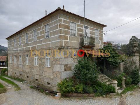 Quinta da Veiga,  casa senhorial antiga inserida em quinta