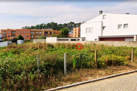 Terreno Urbano com 480m2 - São Félix da Marinha - Vila Nova de Gaia