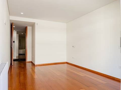 Apartamento T4 NOVO