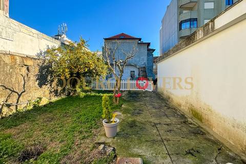 Moradia T5 em São Mamede  de Infesta