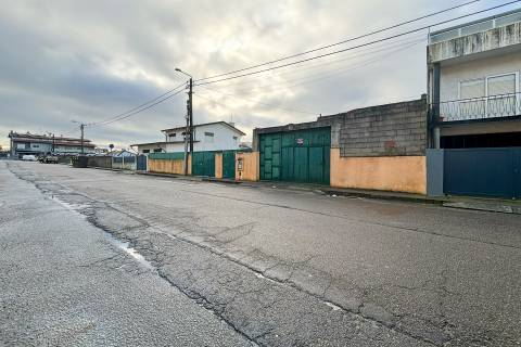 3 Moradias térreas, Santa Cruz do Bispo, Matosinhos