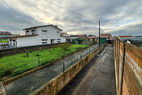 3 Moradias térreas, Santa Cruz do Bispo, Matosinhos