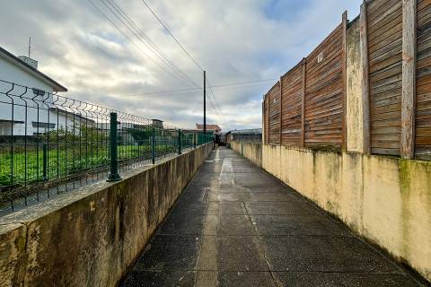 3 Moradias térreas, Santa Cruz do Bispo, Matosinhos
