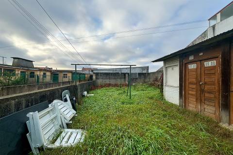 3 Moradias térreas, Santa Cruz do Bispo, Matosinhos