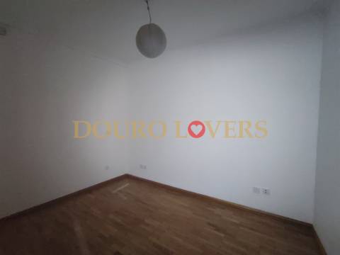 Apartamento T1 mais 1 para Arrendamento no Vyla Penedo em Valadares