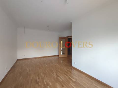 Apartamento T1 mais 1 para Arrendamento no Vyla Penedo em Valadares