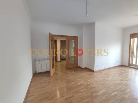 Apartamento T1 mais 1 para Arrendamento no Vyla Penedo em Valadares