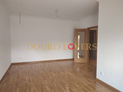 Apartamento T1 mais 1 para Arrendamento no Vyla Penedo em Valadares