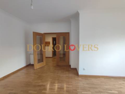 Apartamento T1 mais 1 para Arrendamento no Vyla Penedo em Valadares