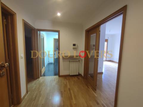 Apartamento T1 mais 1 para Arrendamento no Vyla Penedo em Valadares