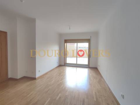 Apartamento T1 mais 1 para Arrendamento no Vyla Penedo em Valadares