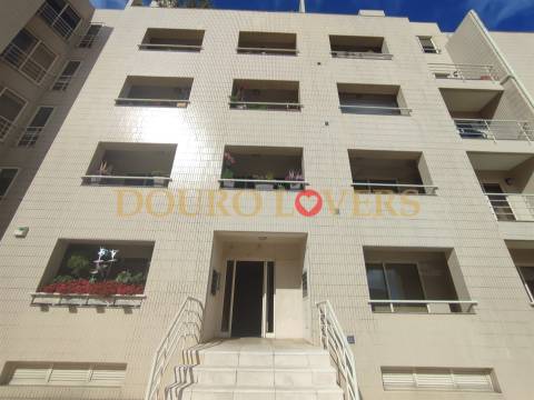 Apartamento T1 mais 1 para Arrendamento no Vyla Penedo em Valadares