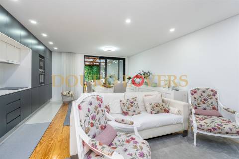 T2+1 Semi-Novo, c/ terraço, Centro Histórico de Leça da Palmeira