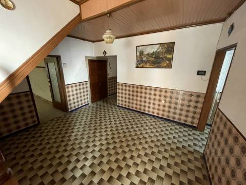 Moradia T6, Urrós, Mogadouro