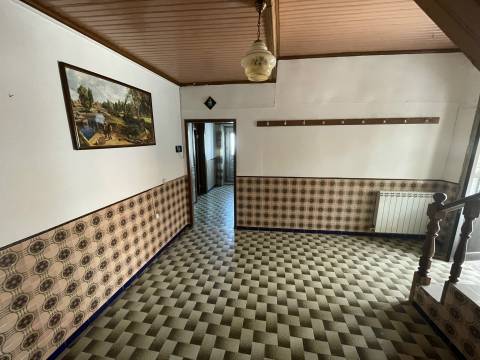 Moradia T6, Urrós, Mogadouro