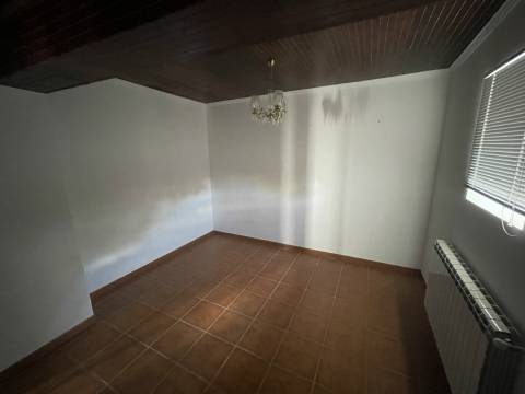 Moradia T6, Urrós, Mogadouro