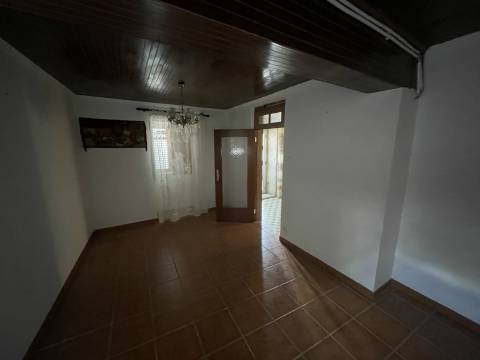 Moradia T6, Urrós, Mogadouro