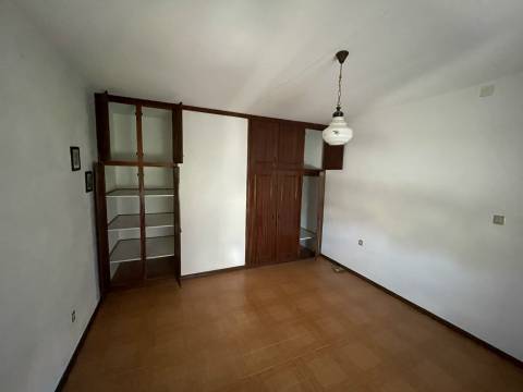 Moradia T6, Urrós, Mogadouro