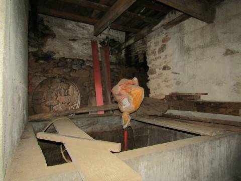 Moradia para Restaurar, Picote, Miranda do Douro