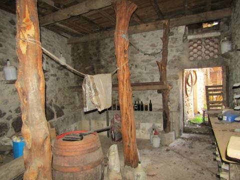 Moradia para Restaurar, Picote, Miranda do Douro