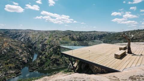 Moradia para Restaurar, Picote, Miranda do Douro