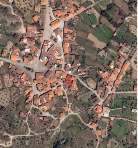 Moradia para Restaurar, Picote, Miranda do Douro