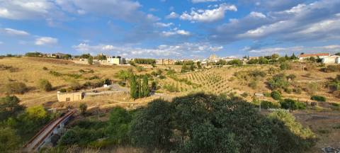 Moradia térrea em Miranda do Douro