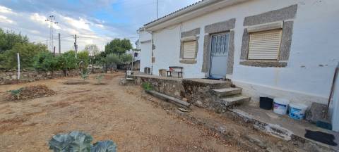 Moradia térrea em Miranda do Douro