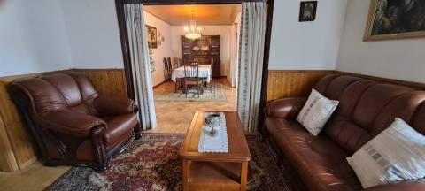 Moradia T5 com garagem e jardim em Miranda do Douro