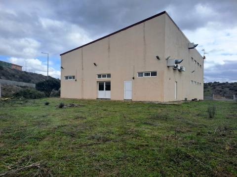 Espaço Comercial, zona industrial de Vimioso