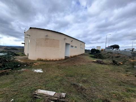 Espaço Comercial, zona industrial de Vimioso