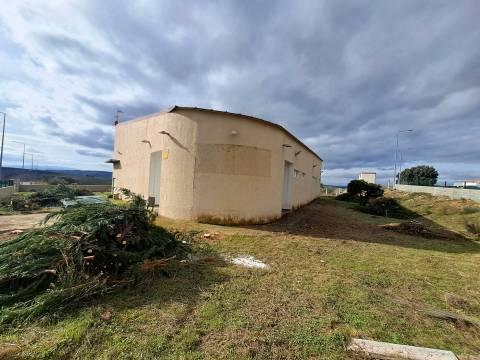 Espaço Comercial, zona industrial de Vimioso