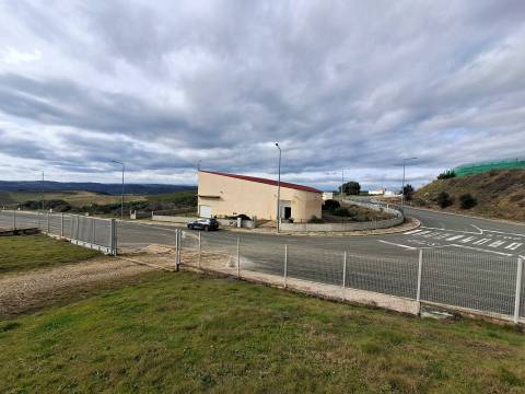 Espaço Comercial, zona industrial de Vimioso