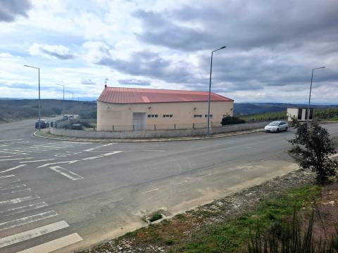 Espaço Comercial, zona industrial de Vimioso