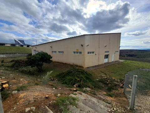 Espaço Comercial, zona industrial de Vimioso