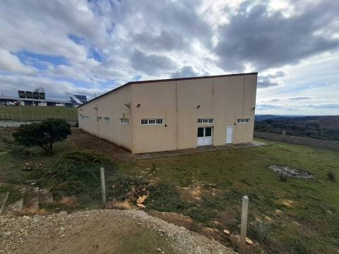 Espaço Comercial, zona industrial de Vimioso