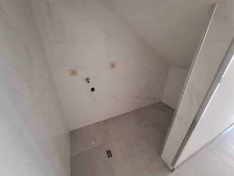 Moradia T4 em Atenor, Miranda do Douro