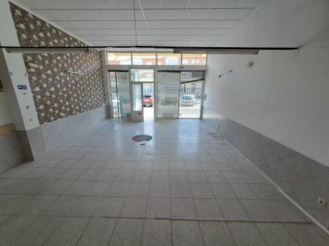 Loja Comercial em Miranda do Douro
