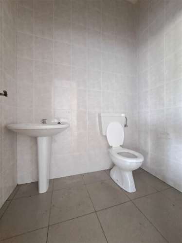 Loja Comercial em Mirnada do Douro