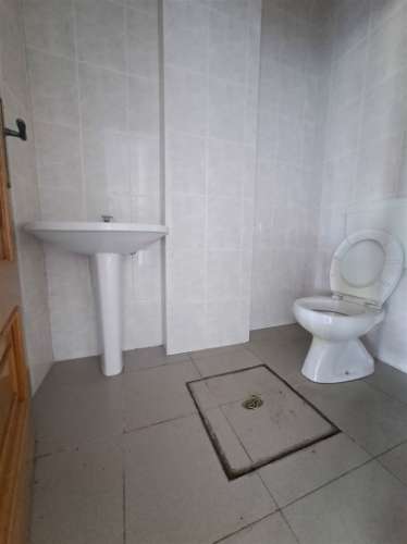 Loja Comercial em Mirnada do Douro