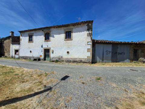 Moradia para restaurar em Vilar Seco, Vimioso